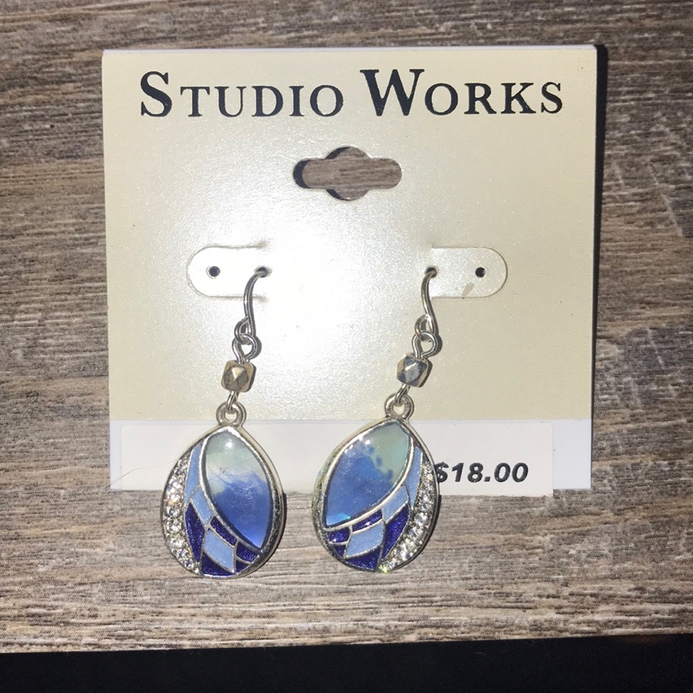 Dangling Earnings.